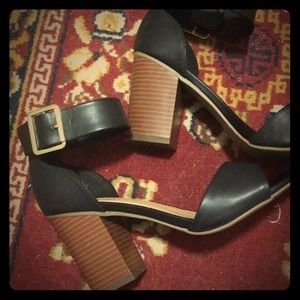 Black sandals ankle strap buckle wood block heel 7